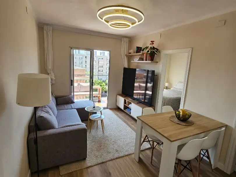 Sala de estar de Piso para compartir en Barcelona con Parquet, Terraza y Amueblado