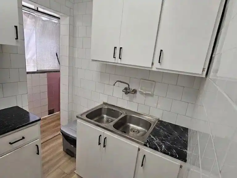 Cocina de Piso para compartir en Barcelona con Parquet, Terraza y Amueblado