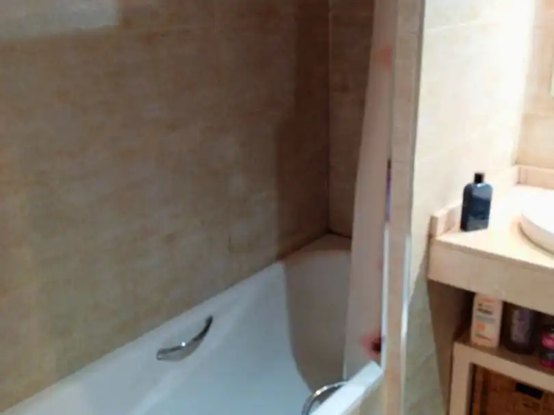 Piso de alquiler en Carrer de Sant Joan d'en Coll, 22, Fonts dels Capellans - Sagrada Família Baño de Piso de alquiler en Manresa con Aire acondicionado, Calefacción y Jardín privado