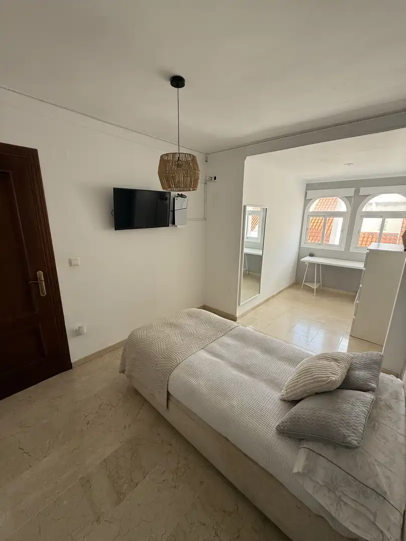 Casa adosada en venda a Calle Infanta Cristina, 7, Puerto de Estepona Dormitori de Casa adosada en venda en Estepona amb Terrassa, Piscina i Balcó