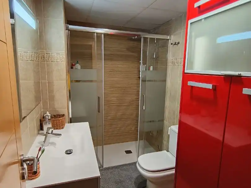 Flat for sale in Calle Martínez Maldonado, 18, Los Castillejos - La Trinidad Bathroom of Flat for sale in Málaga Capital with Air Conditioner