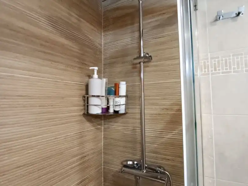 Flat for sale in Calle Martínez Maldonado, 18, Los Castillejos - La Trinidad Bathroom of Flat for sale in Málaga Capital with Air Conditioner