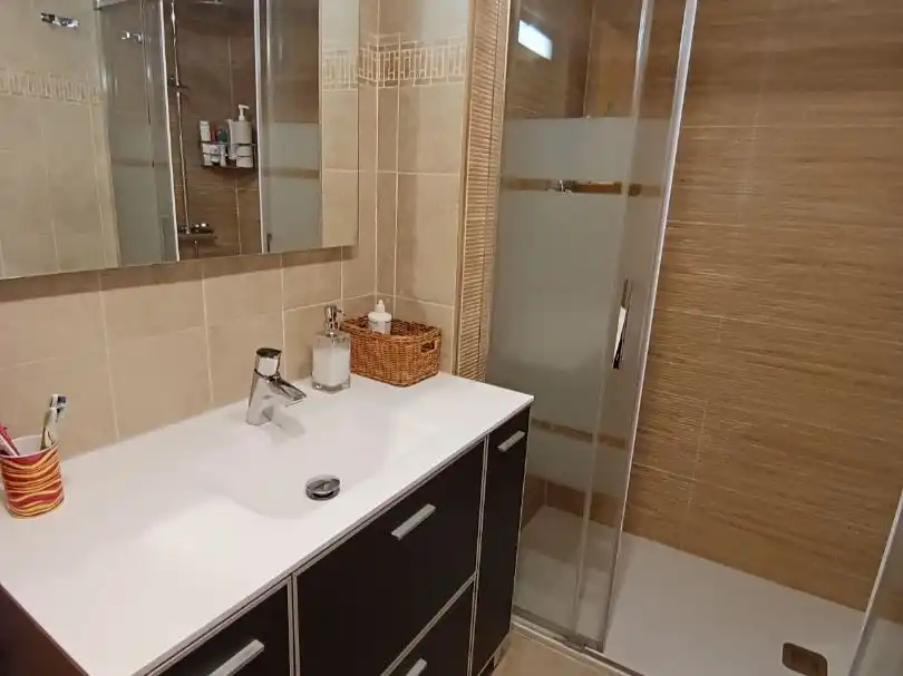 Flat for sale in Calle Martínez Maldonado, 18, Los Castillejos - La Trinidad Bathroom of Flat for sale in Málaga Capital with Air Conditioner