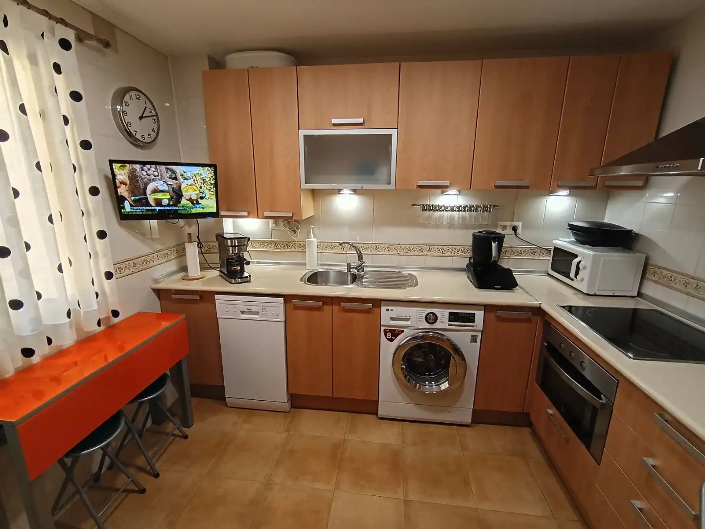 Flat for sale in Calle Martínez Maldonado, 18, Los Castillejos - La Trinidad Kitchen of Flat for sale in Málaga Capital with Air Conditioner