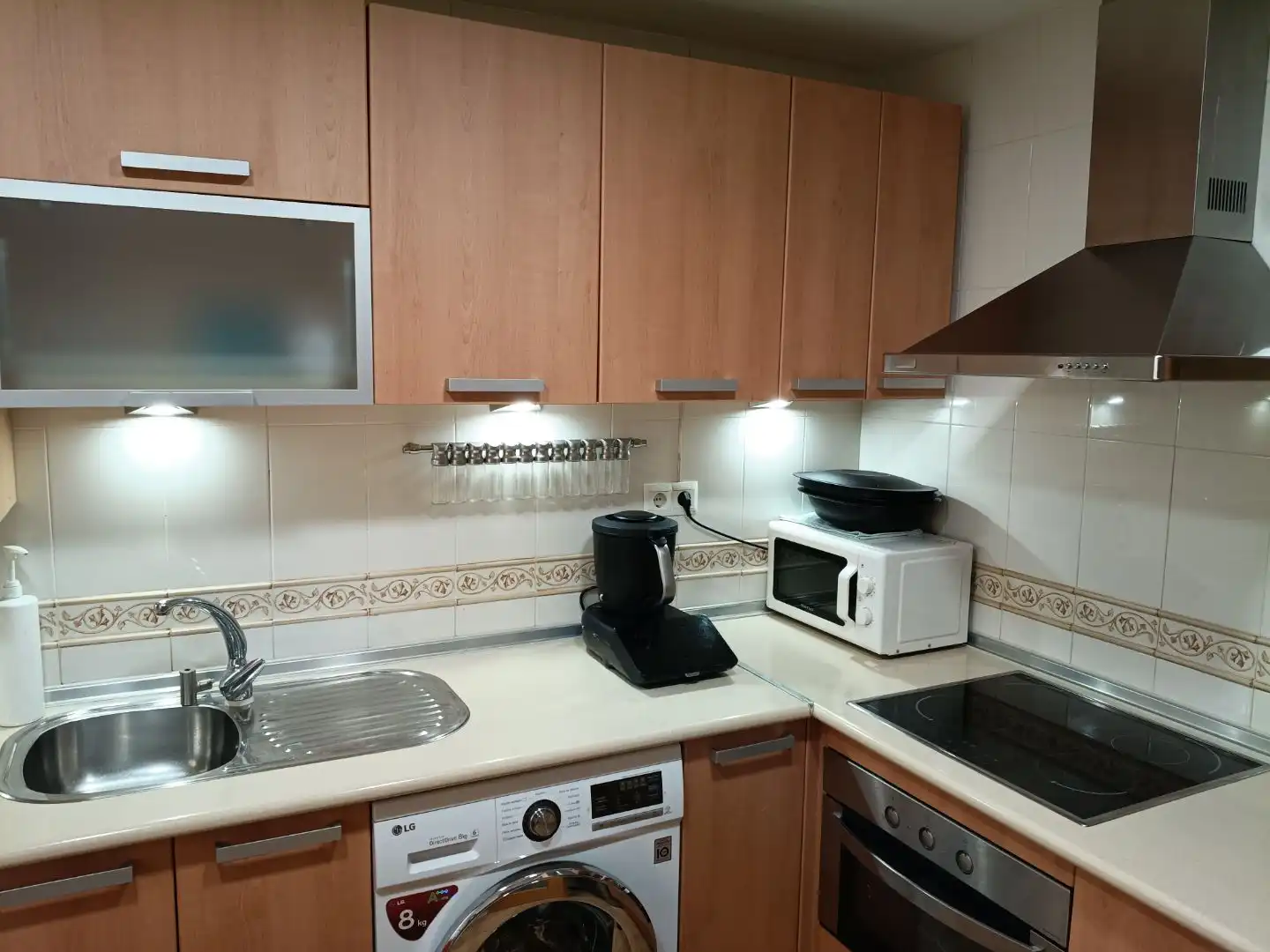 Flat for sale in Calle Martínez Maldonado, 18, Los Castillejos - La Trinidad Kitchen of Flat for sale in Málaga Capital with Air Conditioner
