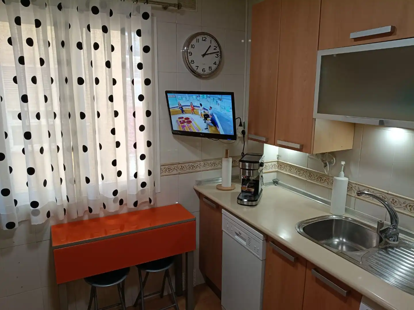 Flat for sale in Calle Martínez Maldonado, 18, Los Castillejos - La Trinidad Kitchen of Flat for sale in Málaga Capital with Air Conditioner