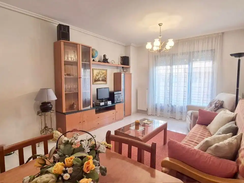 Flat for rent in Paseo Luis Cortés, 49, Tejares - Chamberí - Alcades Living room of Flat for rent in Salamanca with Heating, Swimming Pool and Furnished