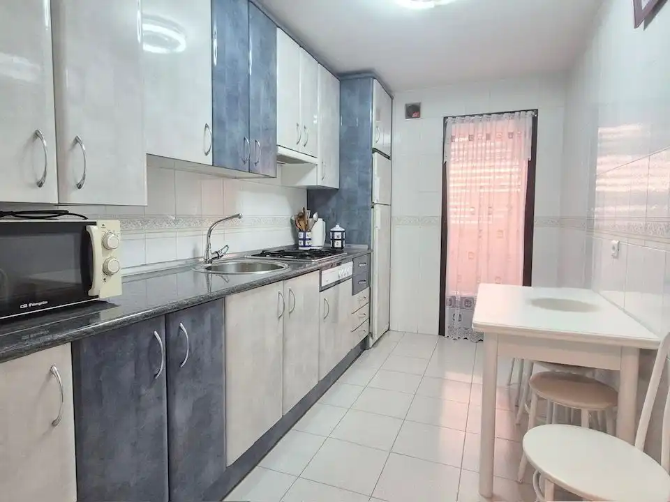 Flat for rent in Paseo Luis Cortés, 49, Tejares - Chamberí - Alcades Kitchen of Flat for rent in Salamanca with Heating, Swimming Pool and Furnished
