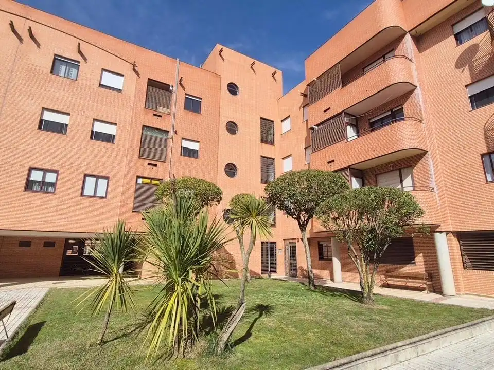 Flat for rent in Paseo Luis Cortés, 49, Tejares - Chamberí - Alcades Exterior view of Flat for rent in Salamanca with Heating, Swimming Pool and Furnished