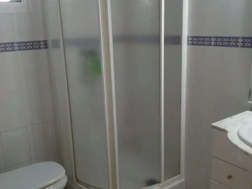 Room in Calle Nicolás López de Velasco, 17, Santa Marina