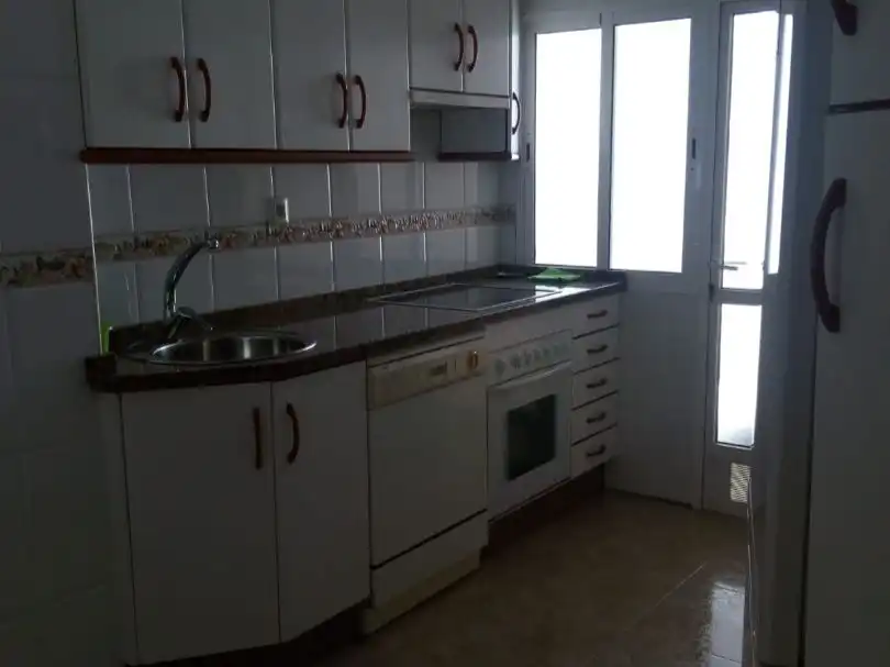 Room in Calle Nicolás López de Velasco, 17, Santa Marina