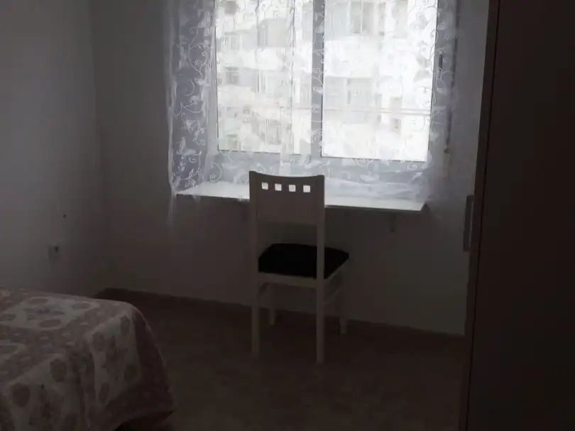 Room in Calle Nicolás López de Velasco, 17, Santa Marina