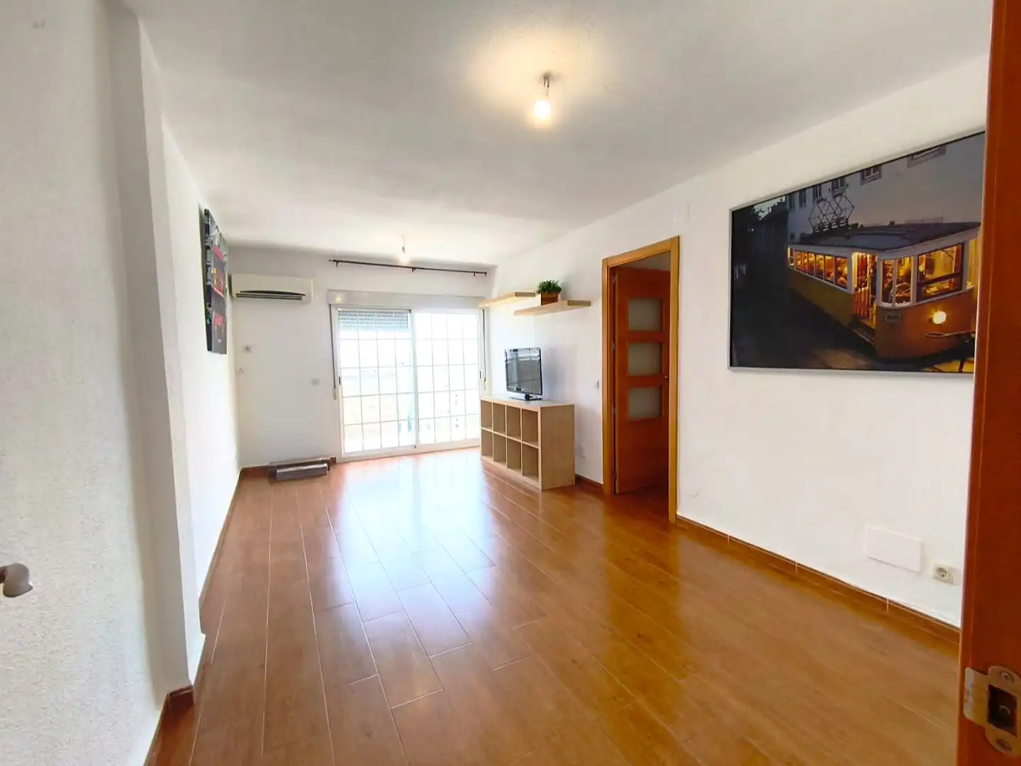 Piso en venta en Sta. Aurelia - Cantábrico - Atlàntico - La Romería Vista exterior de Piso en venta en Sevilla con Terraza, Horno y Lavadora