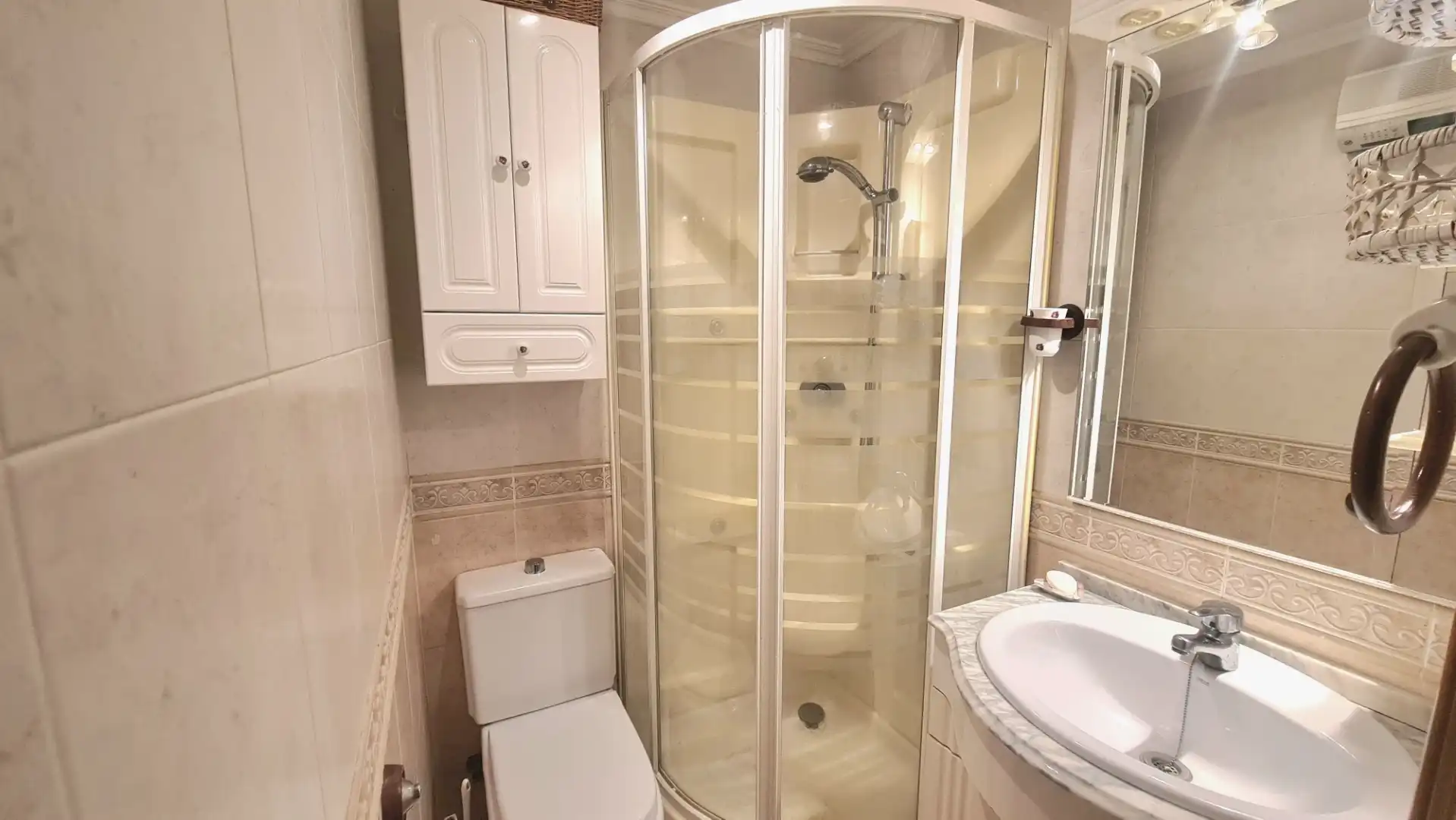 Ático en venta en Calle Cabo de San Vicente, 2, Parque Lisboa - La Paz Baño de Ático en venta en Alcorcón con Aire acondicionado y Terraza