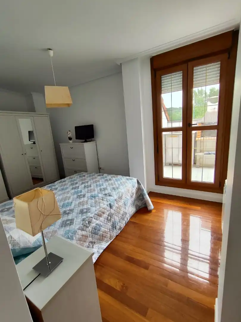 Habitación de Ático de alquiler en Ramales de la Victoria con Terraza y Piscina