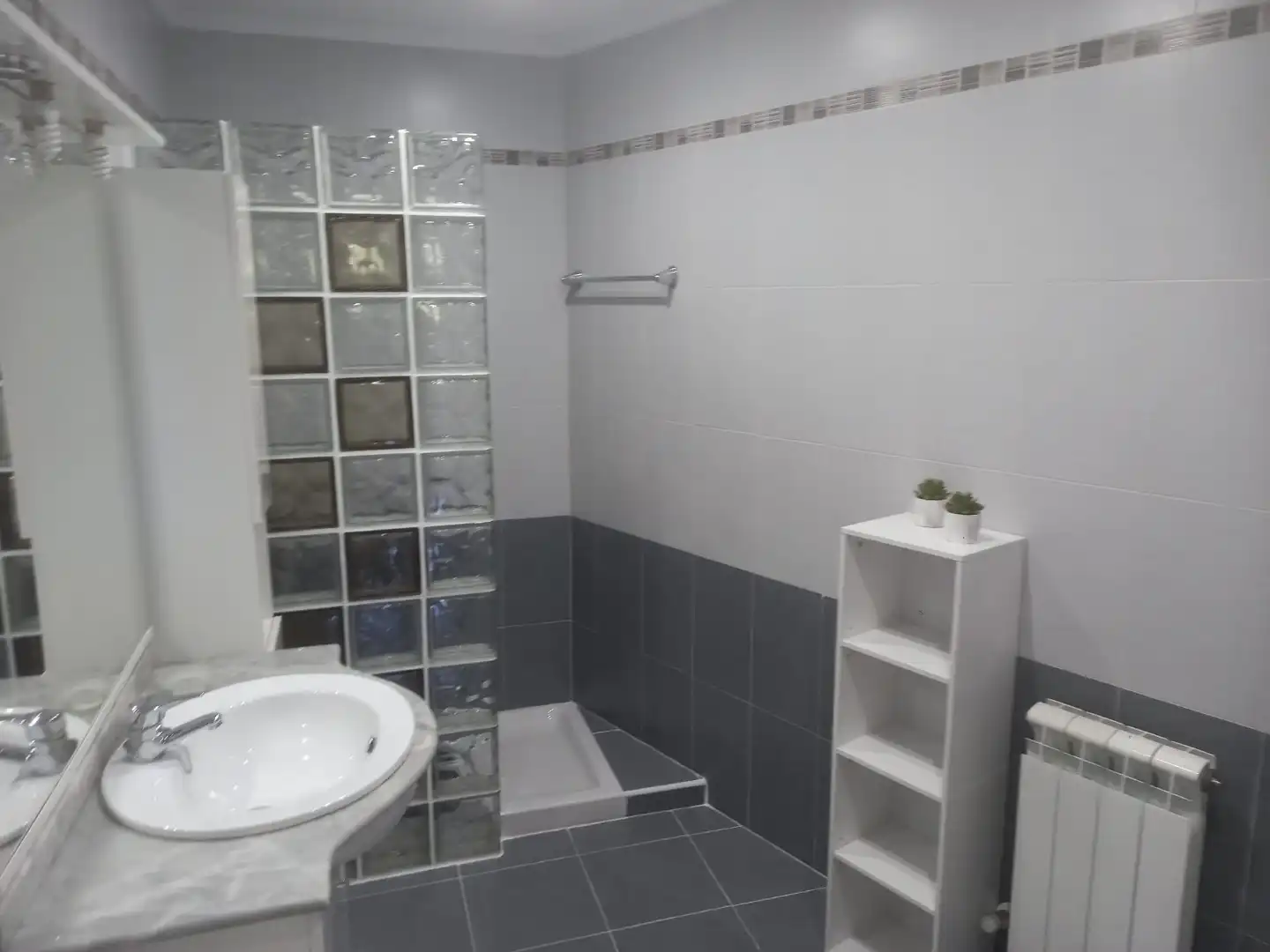 Baño de Ático de alquiler en Ramales de la Victoria con Calefacción, Jardín privado y Parquet
