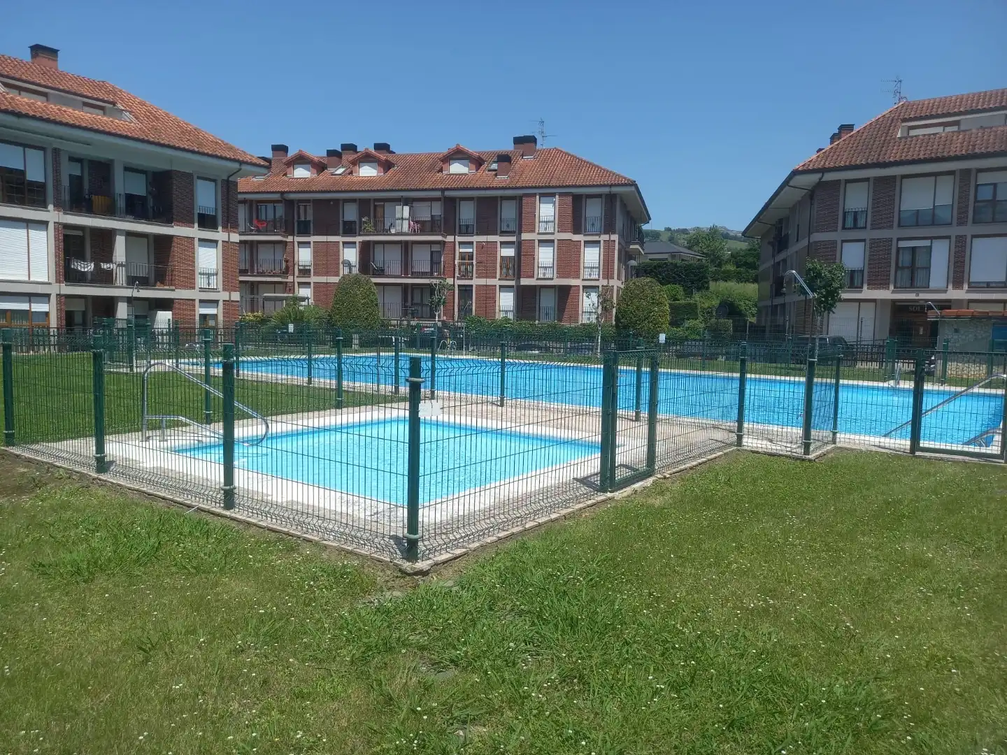 Piscina de Ático de alquiler en Ramales de la Victoria con Calefacción, Jardín privado y Parquet