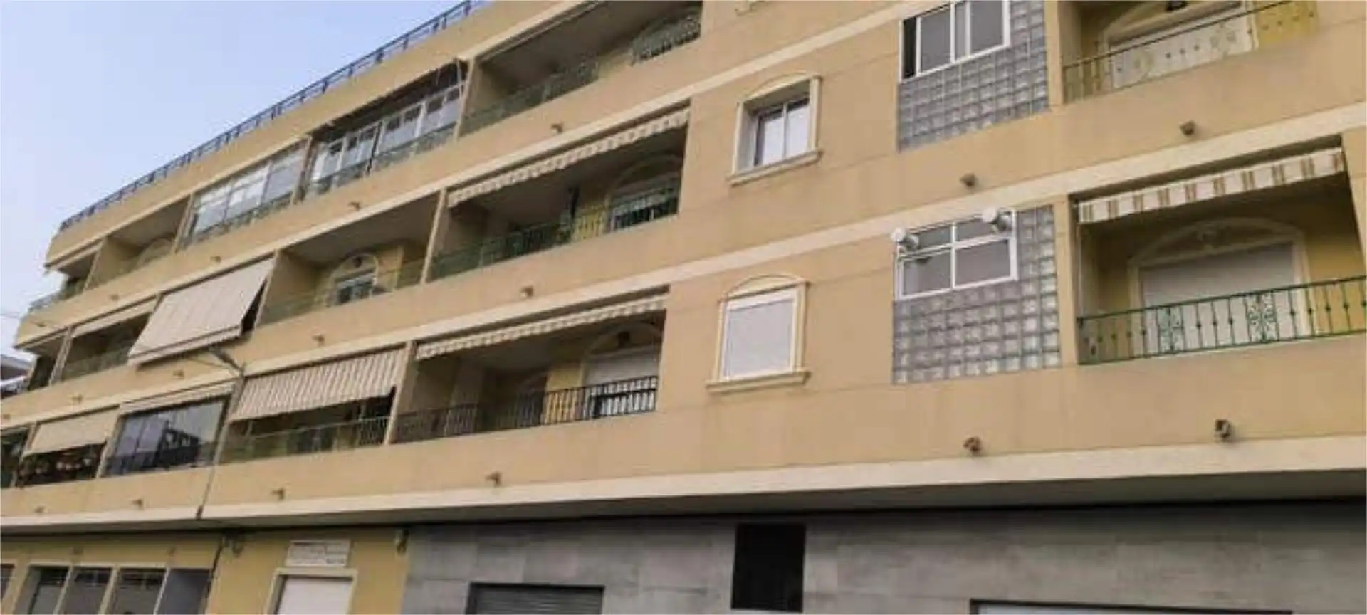 Vista exterior de Piso en venta en Almoradí con Trastero
