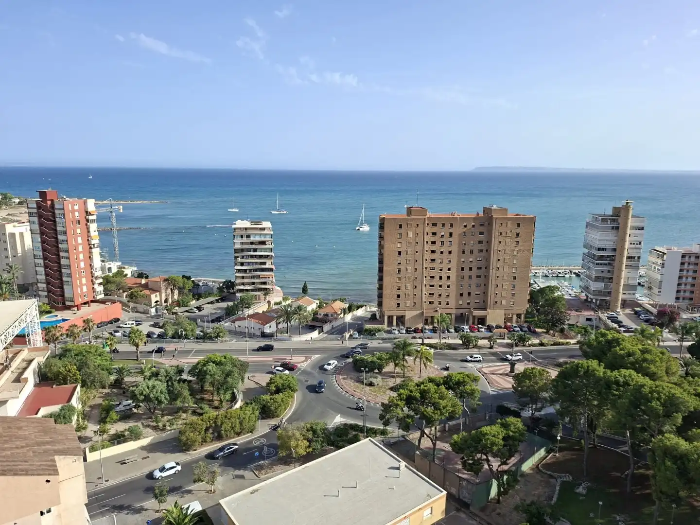 Apartament de lloguer a Avinguda de la Costa Blanca, 2, Cabo de las Huertas Vista exterior de Apartament de lloguer en Alicante / Alacant amb Aire condicionat, Calefacció i Terrassa