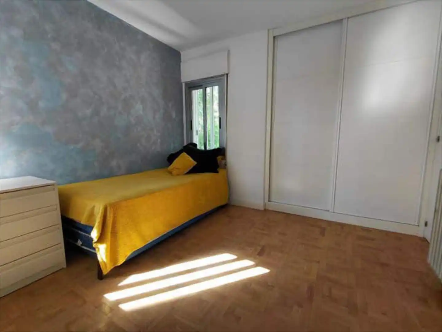 Flat for sale in Canillas Bedroom of Flat for sale in Madrid with Terrace