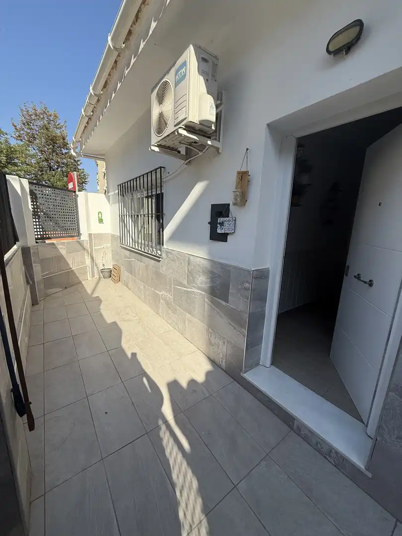 Casa adosada en venta en Avenida Manuel Rodríguez, 19, Los Almendros - El Limonero - El Tomillar Vista exterior de Casa adosada en venta en Málaga Capital con Aire acondicionado y Terraza