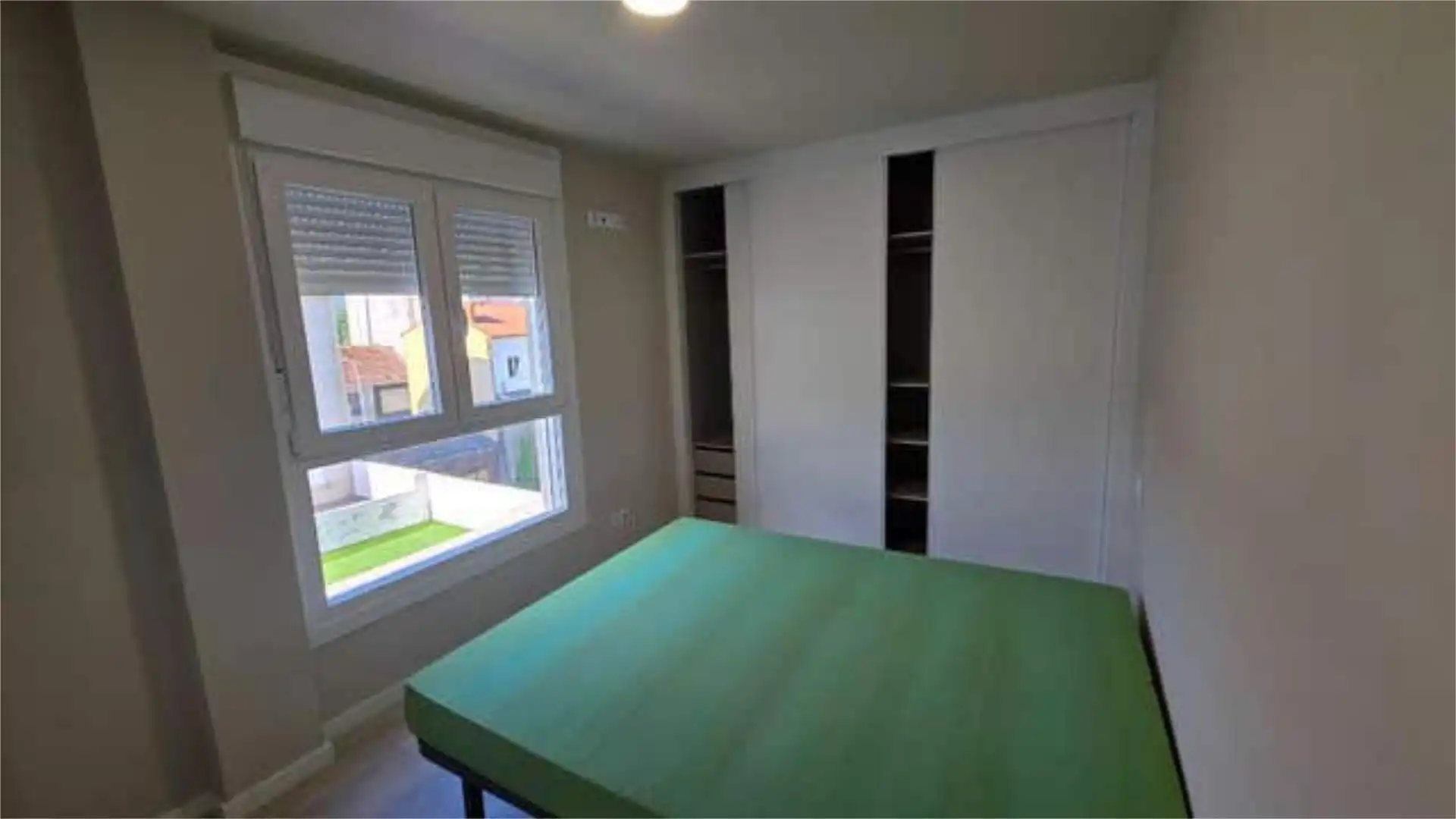 Habitación de Piso de alquiler en A Estrada  con Calefacción, Trastero y Amueblado