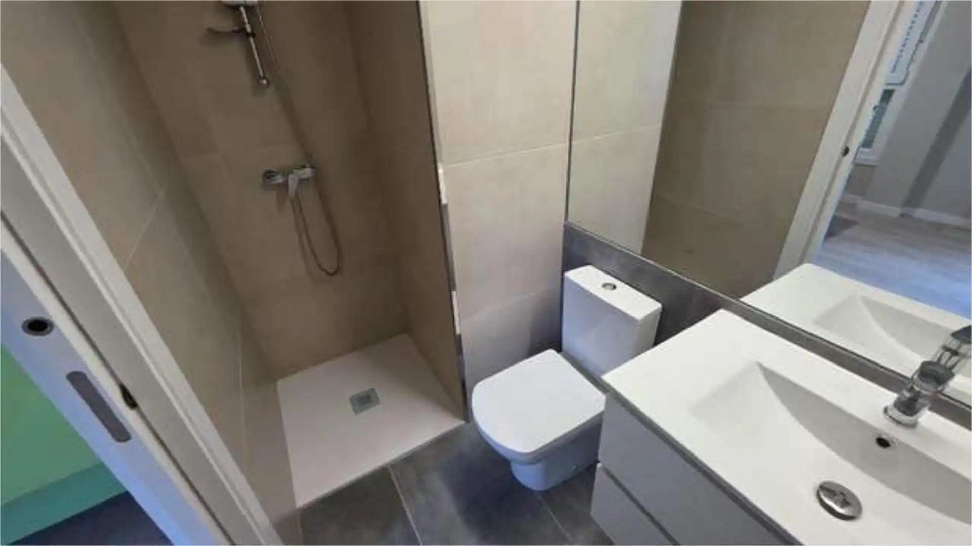 Baño de Piso de alquiler en A Estrada  con Calefacción, Trastero y Amueblado