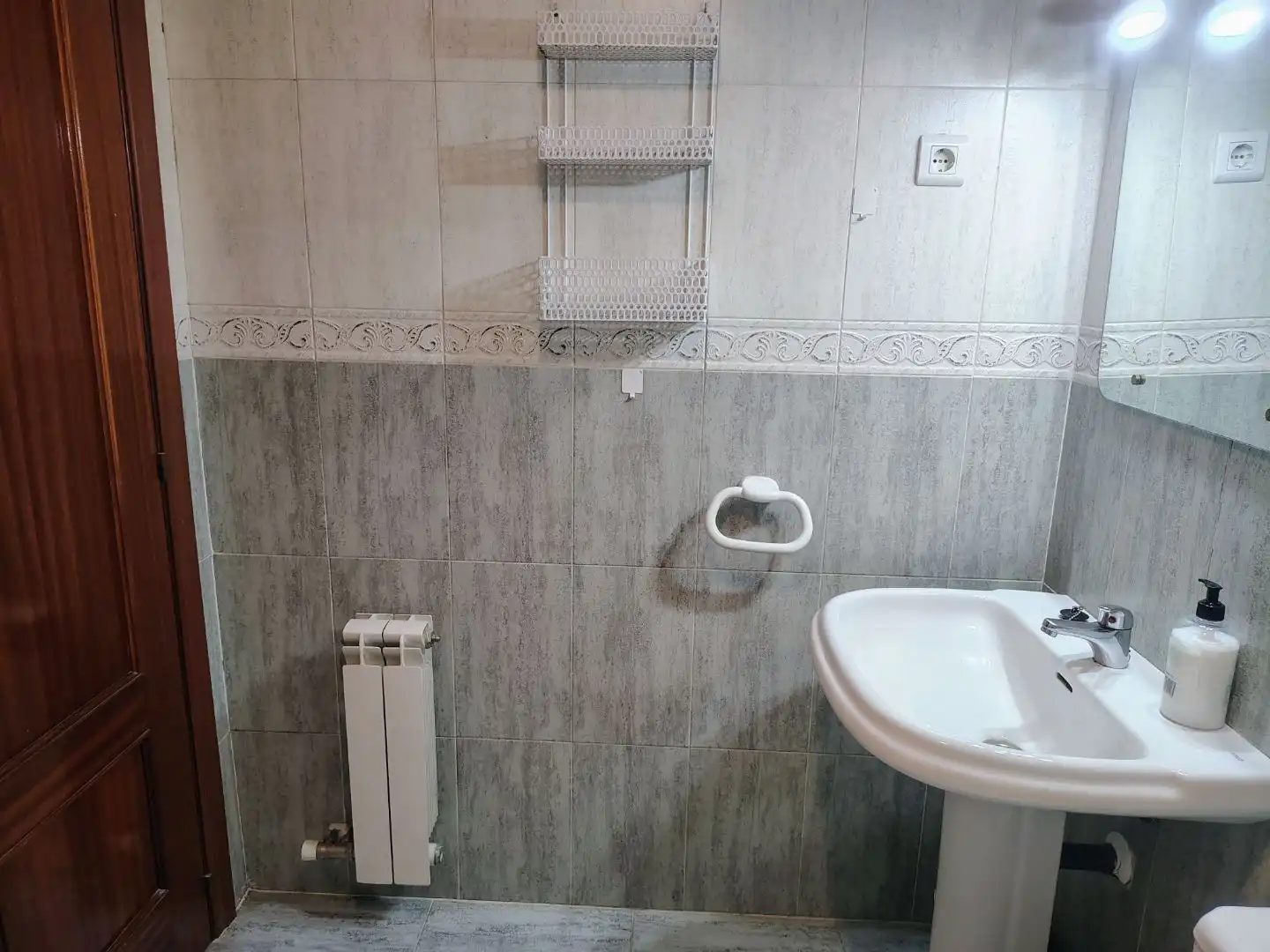 Bathroom of Flat for rent in Villanueva de la Cañada  with Air Conditioner, Terrace and Balcony