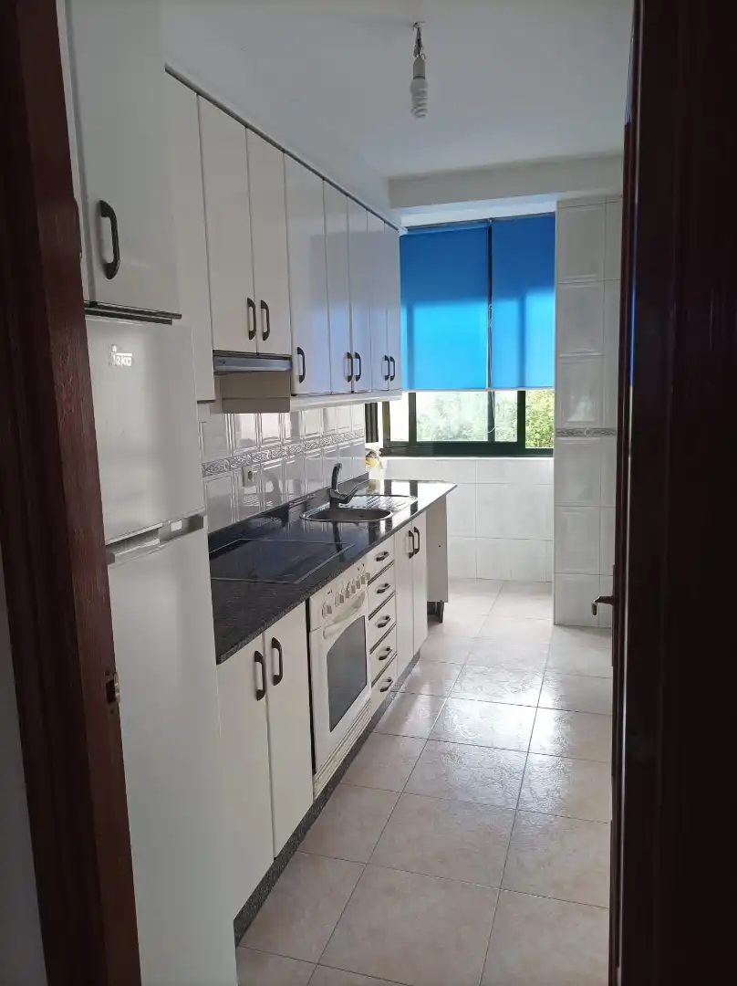 Cocina de Piso de alquiler en Redondela con Calefacción, Parquet y Terraza