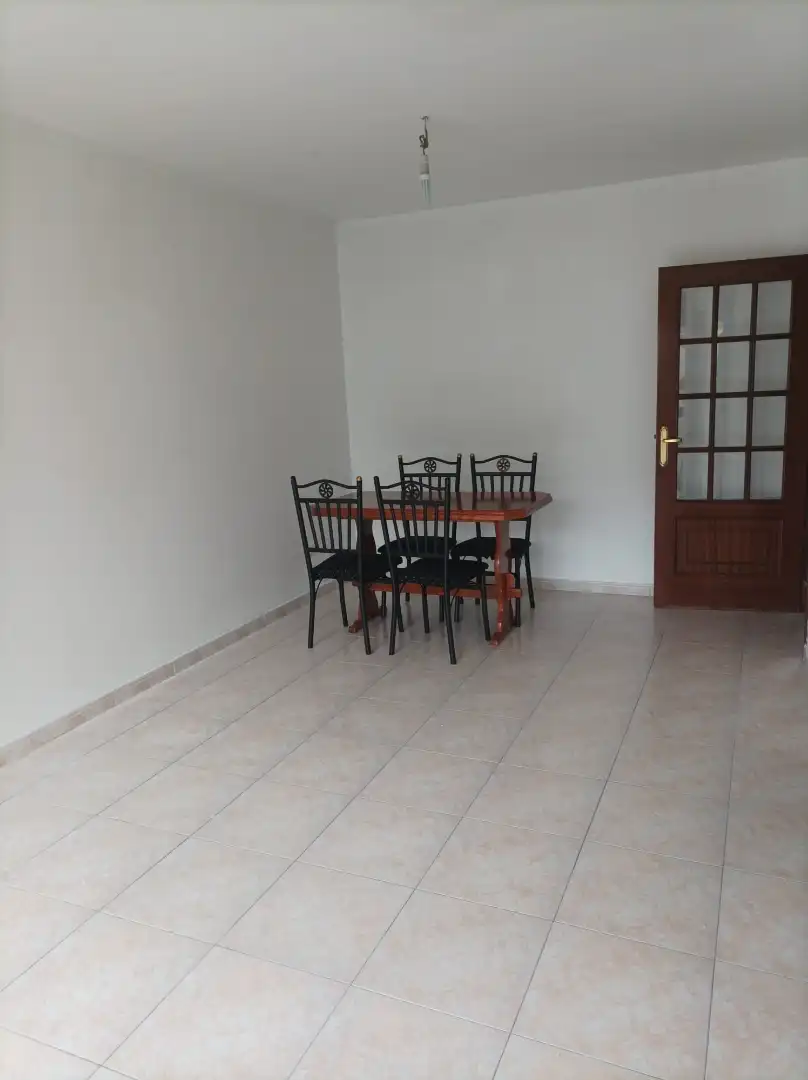Comedor de Piso de alquiler en Redondela con Calefacción, Parquet y Terraza