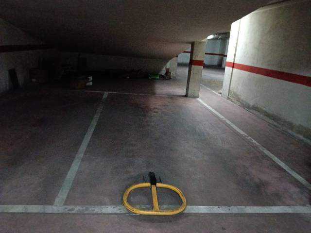 Garaje en Alquiler en Calle El Bierzo, 25 en Capuchinos - Glorieta - Ciudad Jardín