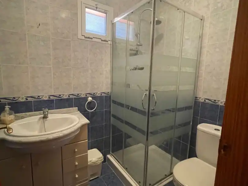 Casa o chalet en venta en Calle 4, 51, Almensilla Baño de Casa o chalet en venta en Almensilla con Terraza y Piscina