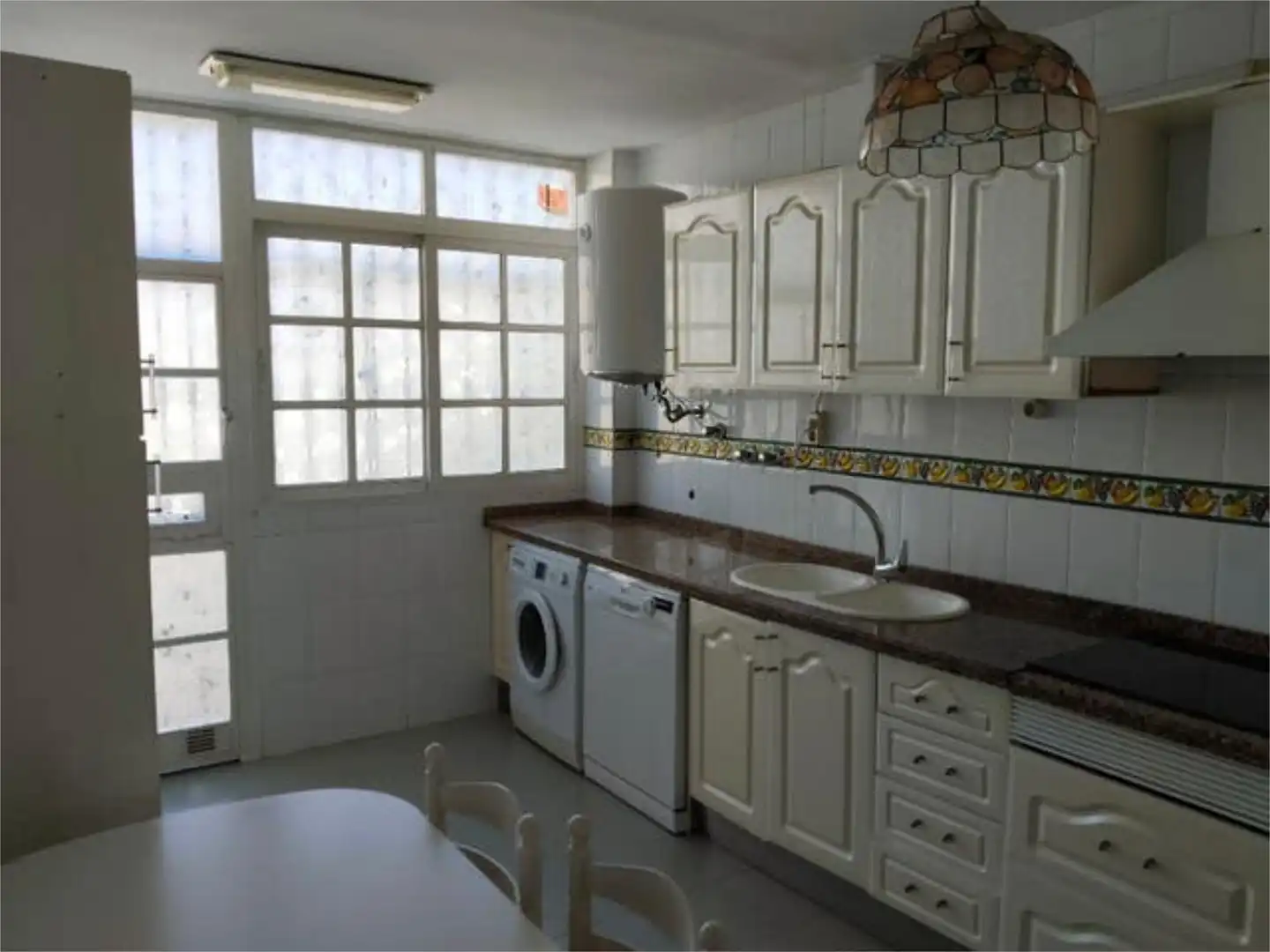 Einfamilien-Reihenhaus zum Verkauf in Capellanía - Retamar Küche von Einfamilien-Reihenhaus zum Verkauf in Alhaurín de la Torre mit Terrasse und Schwimmbad