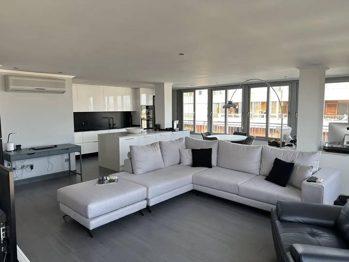 Attic for sale in Avenida Doctor Gregorio Marañón, 62, Playa del Acequión, Náufragos y Rocío del Mar Living room of Attic for sale in Torrevieja with Air Conditioner and Swimming Pool