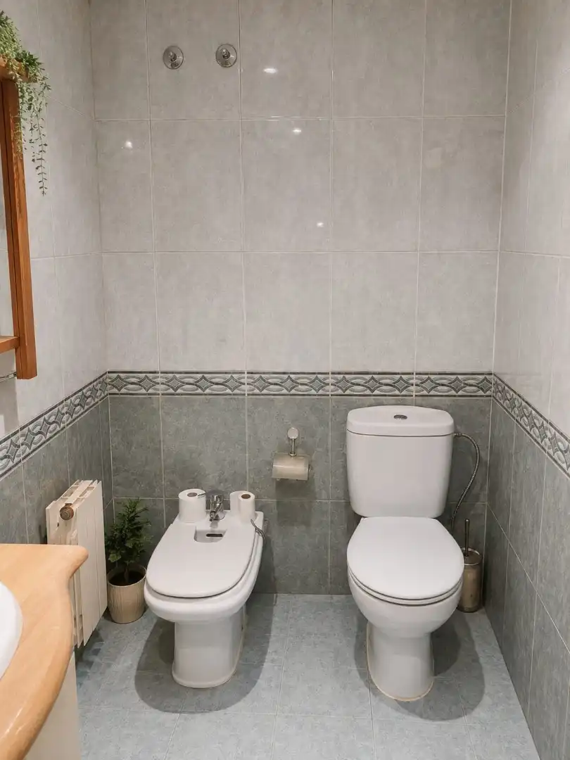 Bathroom of Flat for sale in  Zaragoza Capital  with Air Conditioner, Terrace and Balcony
