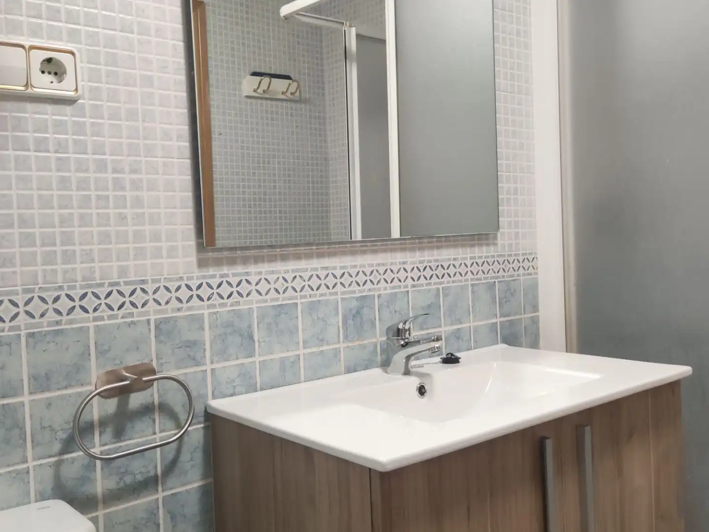 Wohnung zur Miete in Calle Concepción, 50, Albacete Capital Badezimmer von Wohnung zur Miete in Albacete Capital mit Balkon