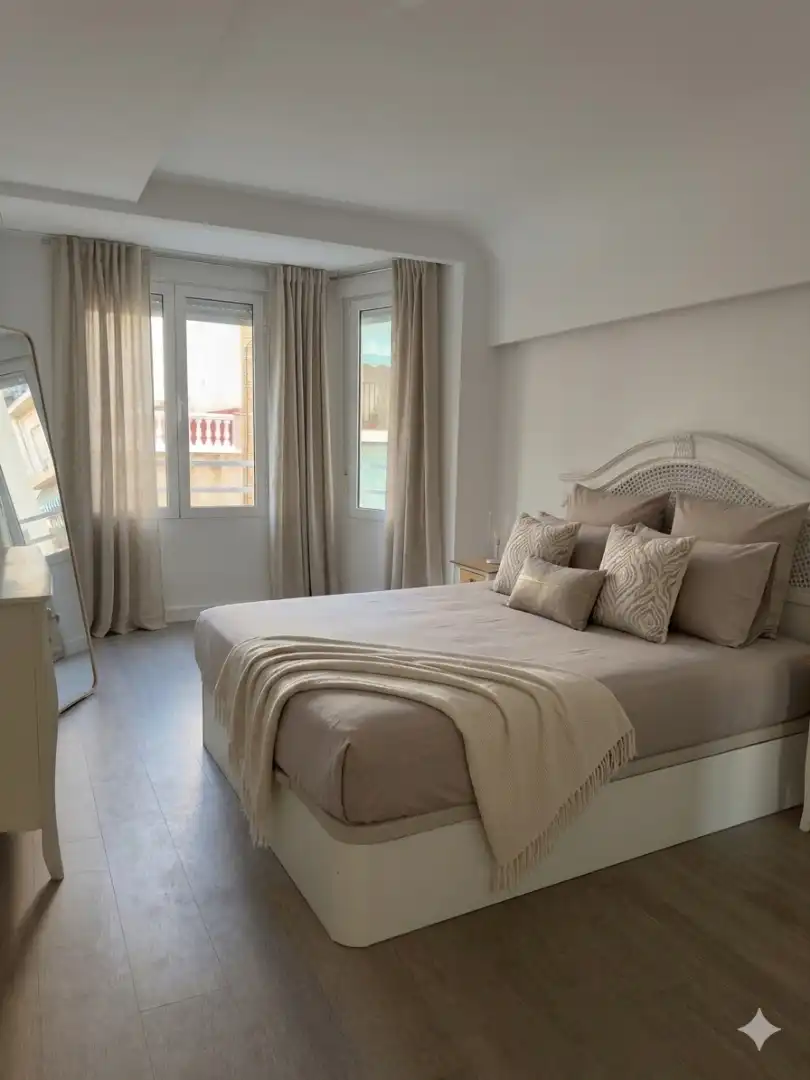 Piso en venta en Carrer Hermanos Gonzálvez Selva, 81, Carrús Este Habitación de Piso en venta en Elche / Elx