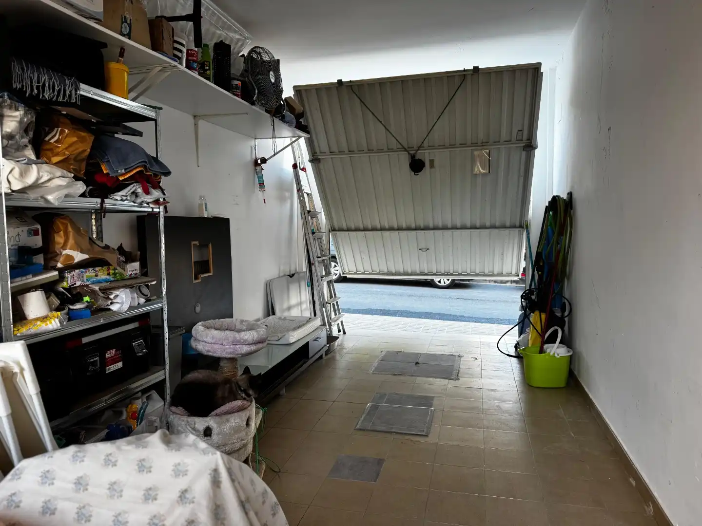 Casa adosada en venta en Calle Cigüeña, 4, Almensilla Parking de Casa adosada en venta en Almensilla con Aire acondicionado, Calefacción y Jardín privado