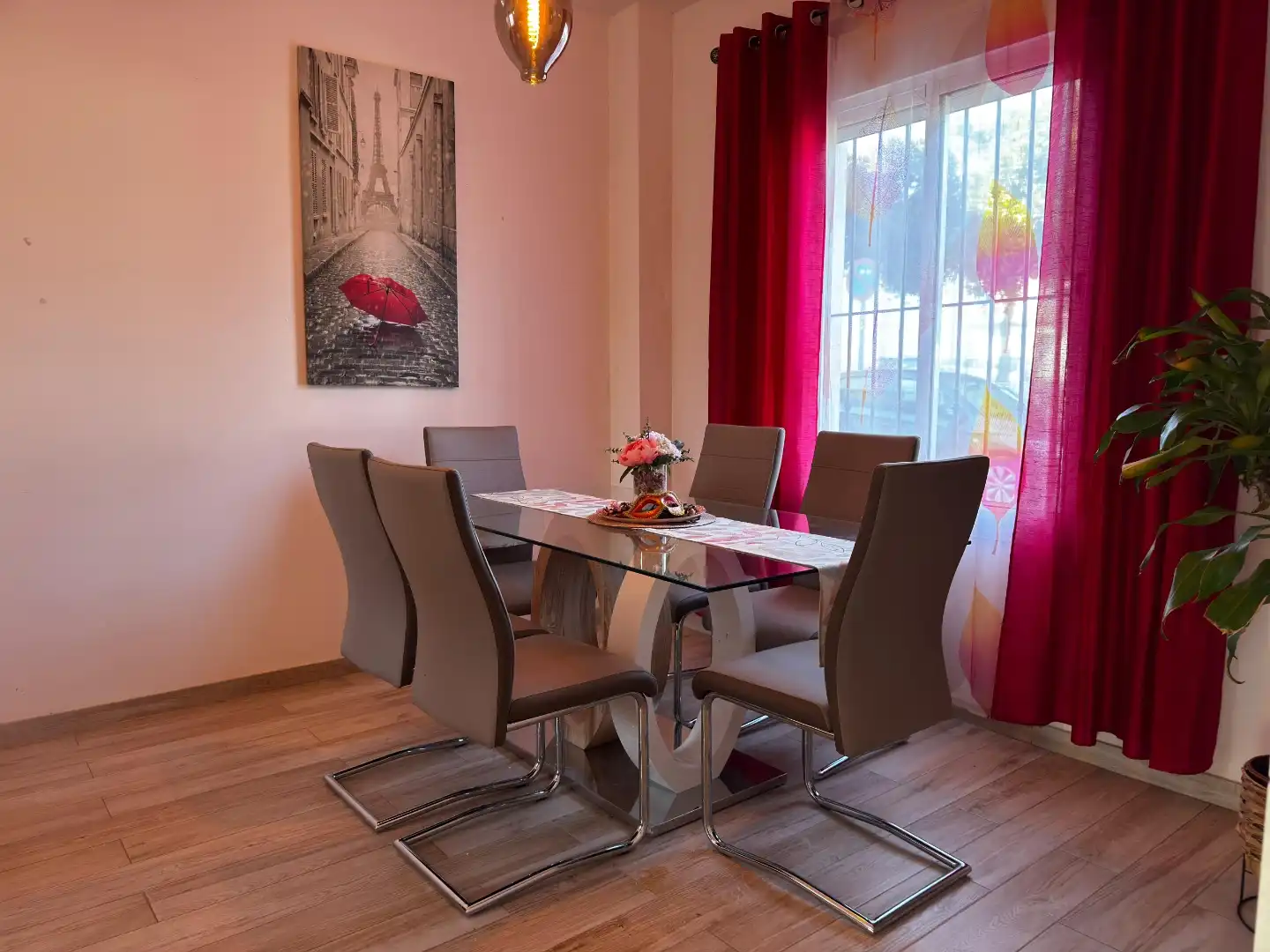 Casa adosada en venta en Calle Cigüeña, 4, Almensilla Comedor de Casa adosada en venta en Almensilla con Aire acondicionado, Calefacción y Jardín privado