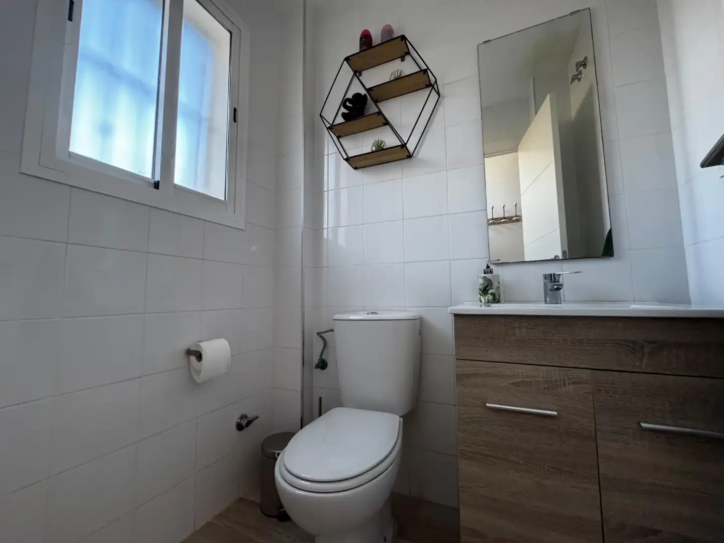 Casa adosada en venta en Calle Cigüeña, 4, Almensilla Baño de Casa adosada en venta en Almensilla con Aire acondicionado, Calefacción y Jardín privado
