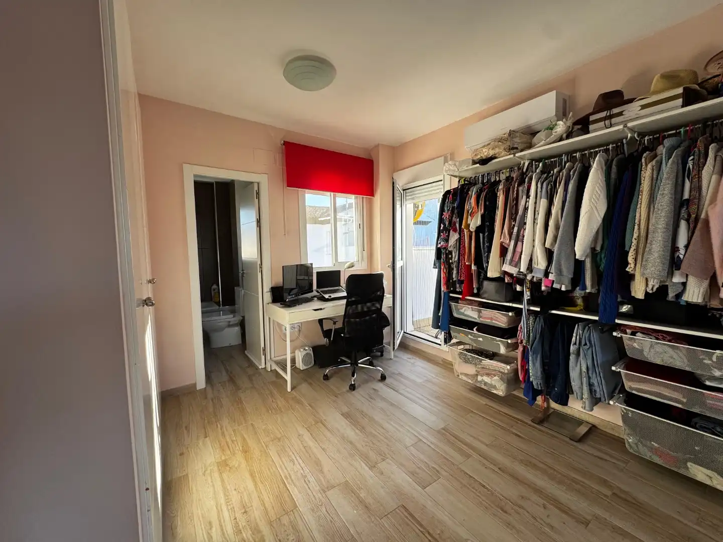 Casa adosada en venta en Calle Cigüeña, 4, Almensilla Habitación de Casa adosada en venta en Almensilla con Aire acondicionado, Calefacción y Jardín privado
