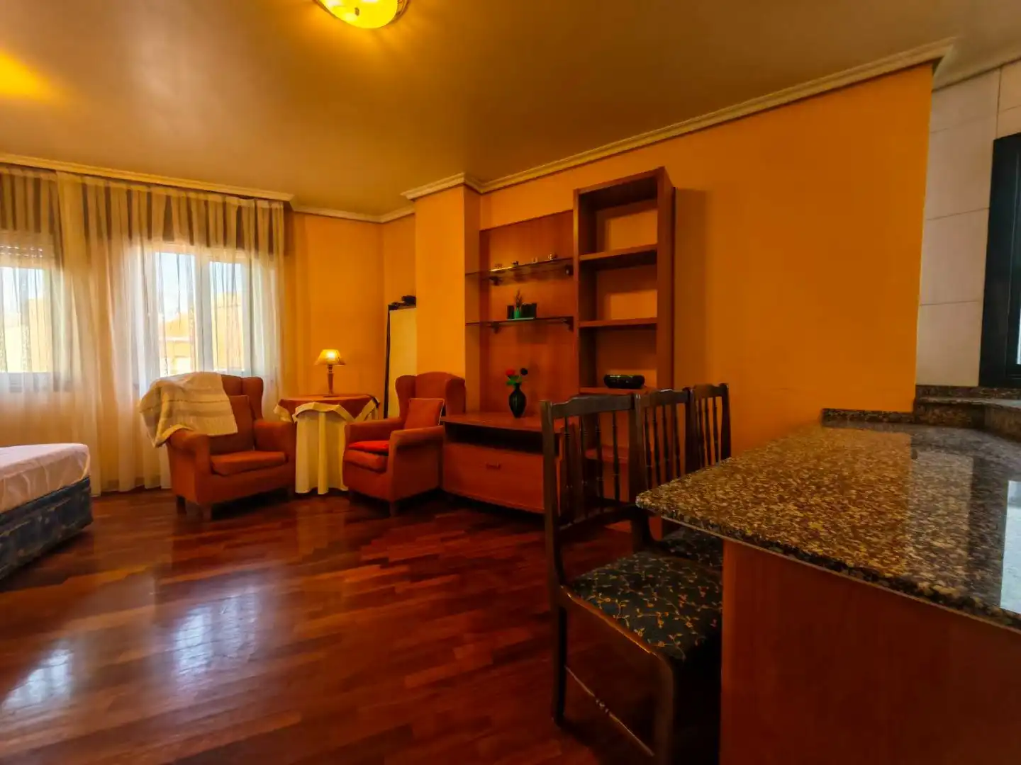 Living room of Study for rent in Vigo   with Heating, Parquet flooring and Storage room