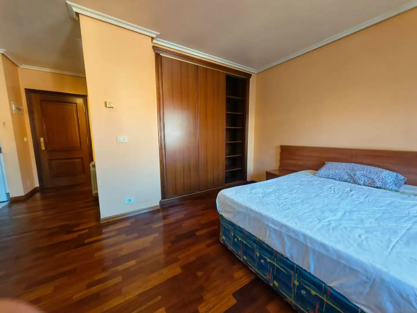 Bedroom of Study for rent in Vigo   with Heating, Parquet flooring and Storage room