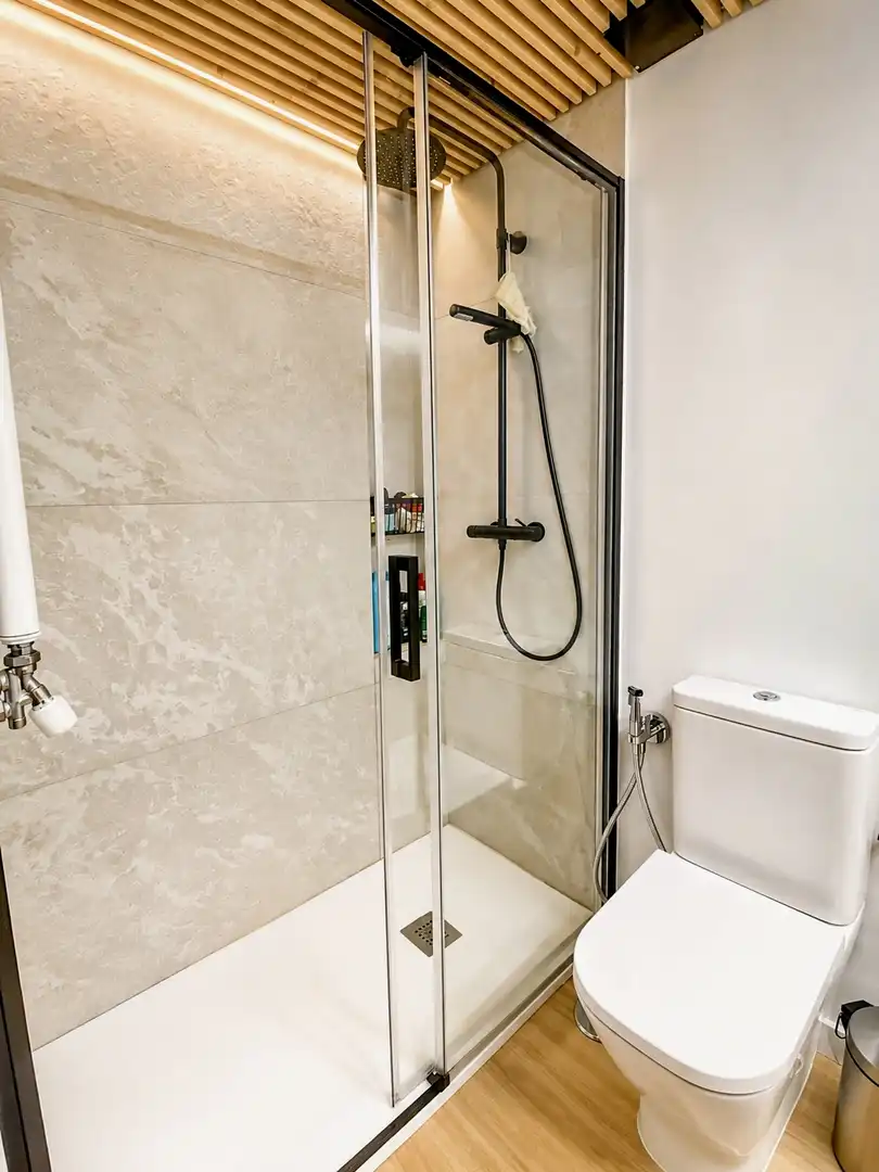 Badezimmer von Wohnung zum Verkauf in  Madrid Capital mit Klimaanlage und Schwimmbad