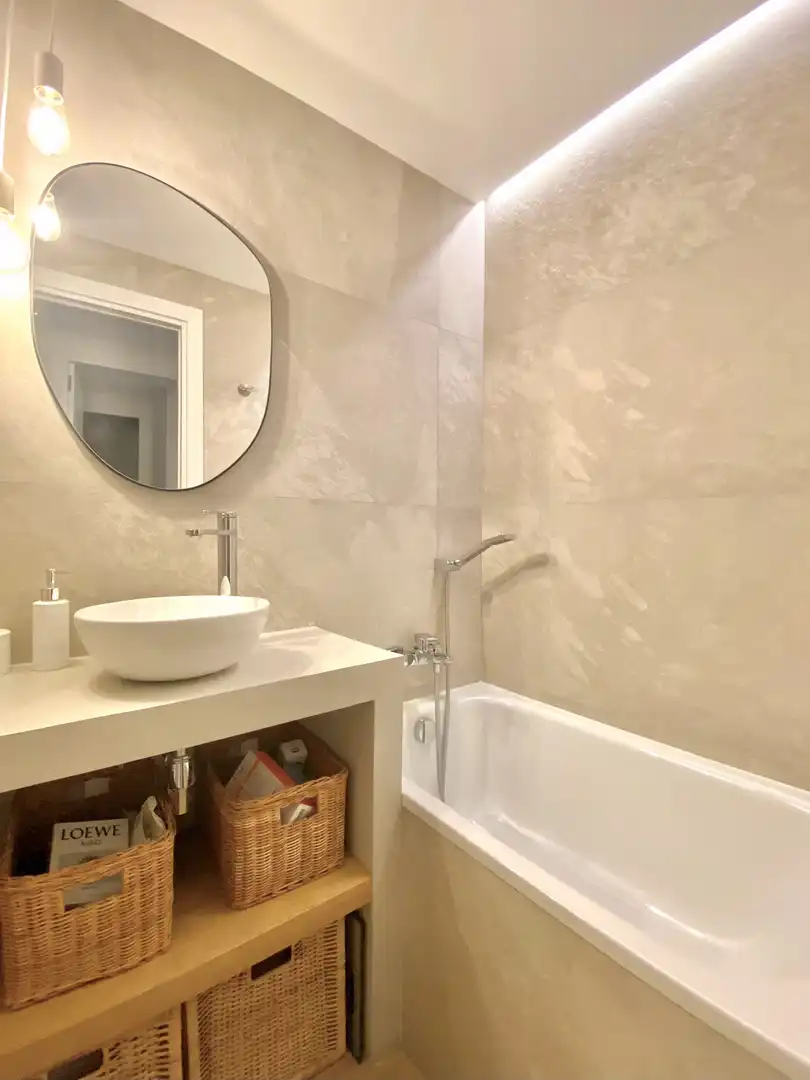Badezimmer von Wohnung zum Verkauf in  Madrid Capital mit Klimaanlage und Schwimmbad