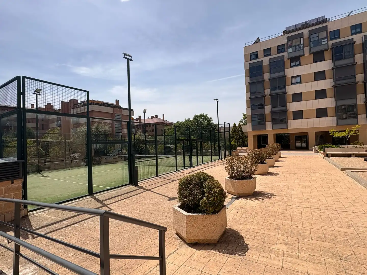 Terrasse von Wohnung zum Verkauf in  Madrid Capital mit Klimaanlage und Schwimmbad