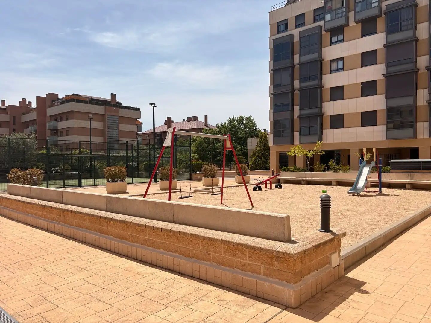 Terrasse von Wohnung zum Verkauf in  Madrid Capital mit Klimaanlage und Schwimmbad