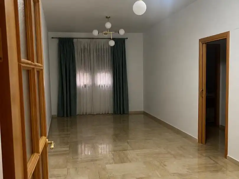 Piso en venta en Calle San Marcos, 139, Fernán-Núñez Habitación de Piso en venta en Fernán-Núñez con Aire acondicionado, Trastero y Videoportero
