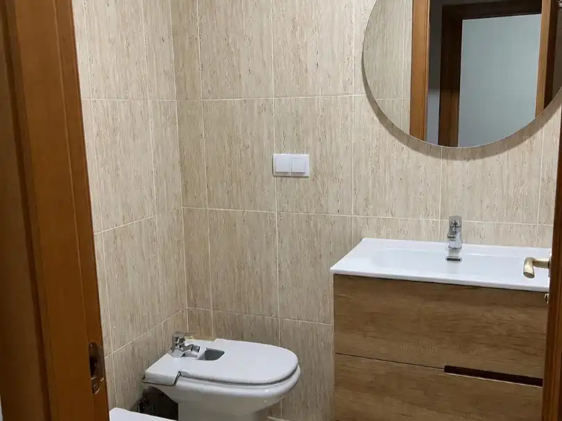 Piso en venta en Calle San Marcos, 139, Fernán-Núñez Baño de Piso en venta en Fernán-Núñez con Aire acondicionado, Trastero y Videoportero