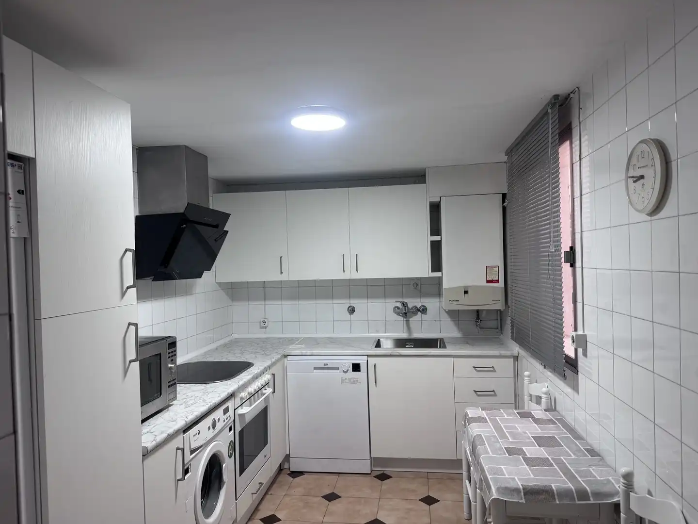 Piso de alquiler en Avenida Duques de Soria, 3, Polideportivos Asperon - Mariano Vicen Cocina de Piso de alquiler en Soria Capital con Calefacción, Parquet y Amueblado